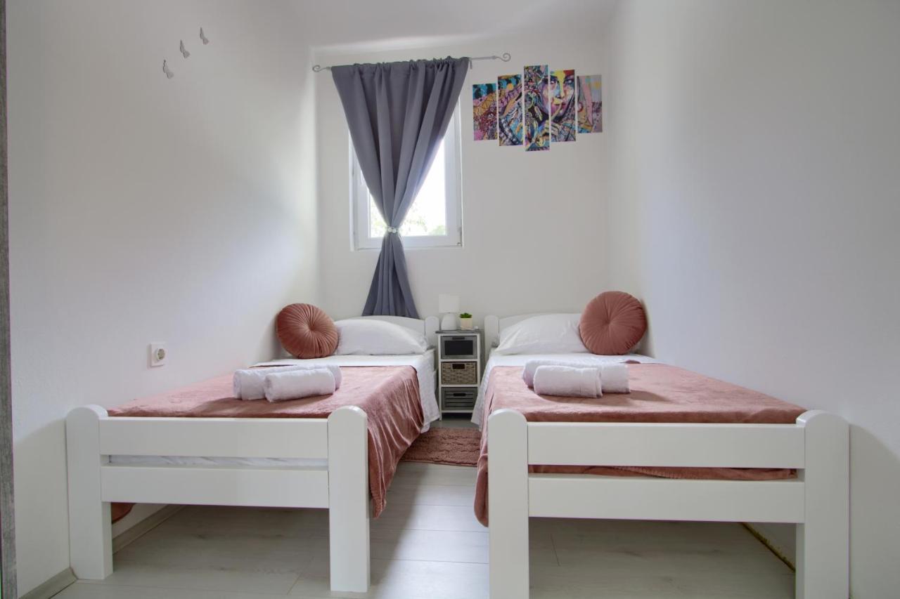 Apartments Villa Mihaela Banj Exterior photo