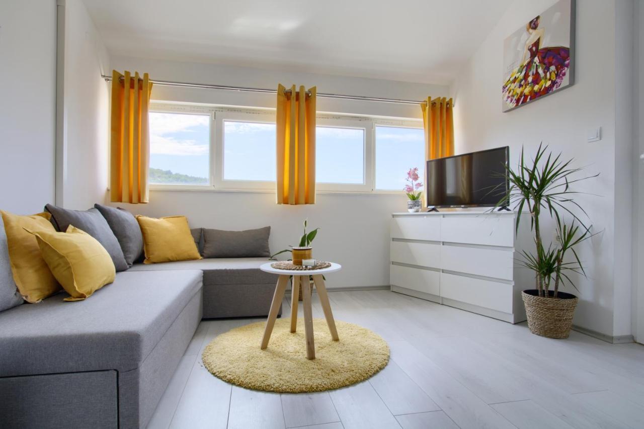 Apartments Villa Mihaela Banj Exterior photo